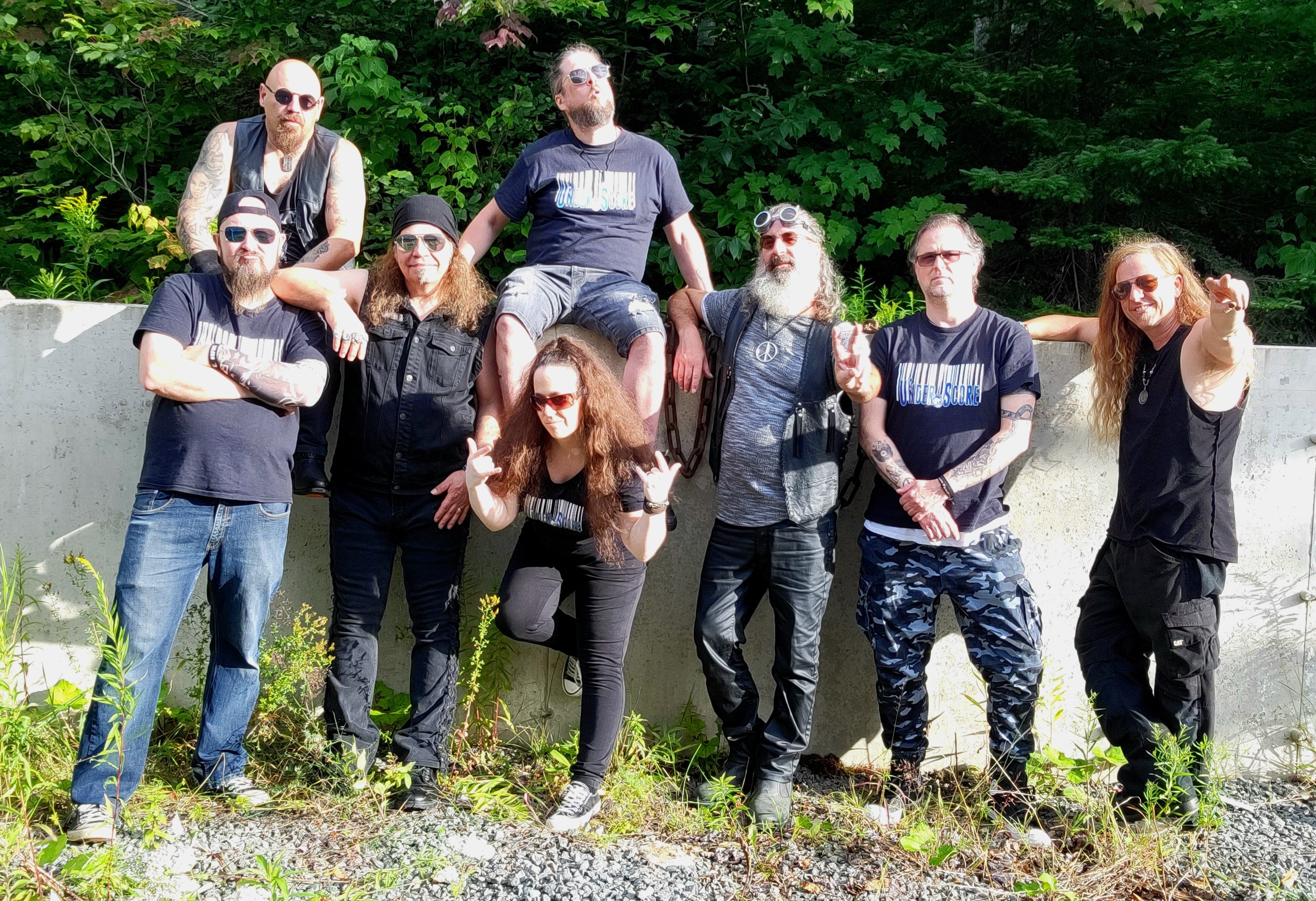 Les membres des groupes de musique The Under_Score et Montréal Rock Collective quelques heures avant le premier concert Expérience Rock 80/90 à Saint-Thérèse.