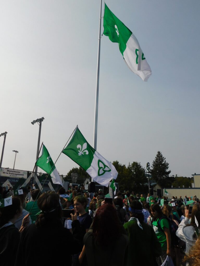 Les enseignantes et enseignants de français en Ontario sont encouragés à solliciter un soutien financier de la part du gouvernement et d'associations dédiées à l'enseignement du français dans la province.