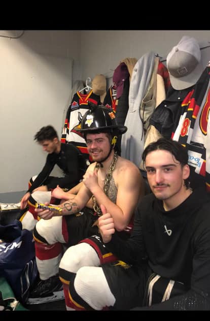 Les Vikings finissent en deuxième place avec 70 points dans la Division Martin de la Eastern Ontario Junior Hockey League. Les Golden Knights d’Ottawa Ouest prennent la première place avec seulement trois points de plus.