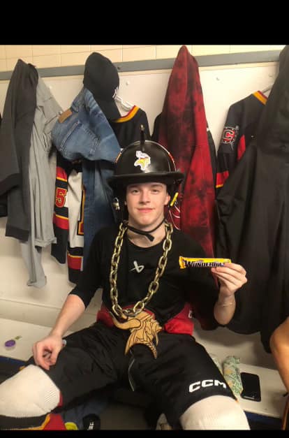 Même avec leurs deux victoires, les Vikings glissent de la première place à la deuxième dans la Division Martin de la Eastern Ontario Junior Hockey League.