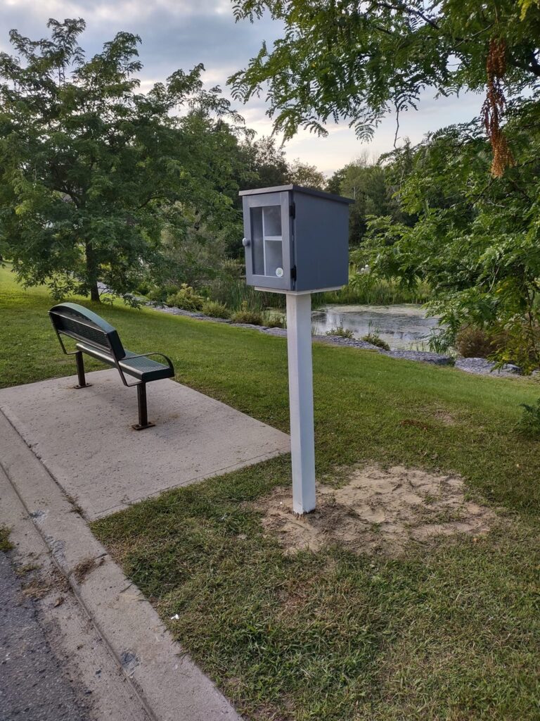 Pour la première fois, Limoges a inauguré six mini-bibliothèques à travers la municipalité, permettant aux résidents d'échanger des livres et d'en profiter gratuitement.