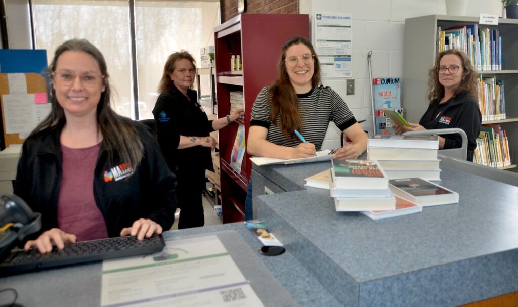 De gauche à droit: Sharon Racine, Marie-Ève Gagnon, Andréanne Bélanger, Christine Larose.