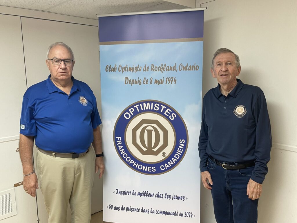 Denis Vaillancourt, à gauche, l'actuel président du Club Optimiste de Rockland et Michel Charron, l'un des membres fondateurs du club. Au début du mois de mai, le Club Optimiste de Rockland a célébré ses 50 ans au service de la communauté de Rockland.