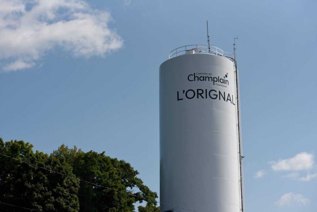 Les réseaux d’aqueduc et d’égout du canton de Champlain ont besoin de travaux d’entretien essentiels pour garantir un fonctionnement efficace à l’avenir. Un rapport au conseil recommande une augmentation des frais d’utilisation annuels afin d’aider à couvrir les besoins budgétaires futurs en matière d’eau et d’égouts et d’assurer un fonds de réserve adéquat en cas d’urgence.