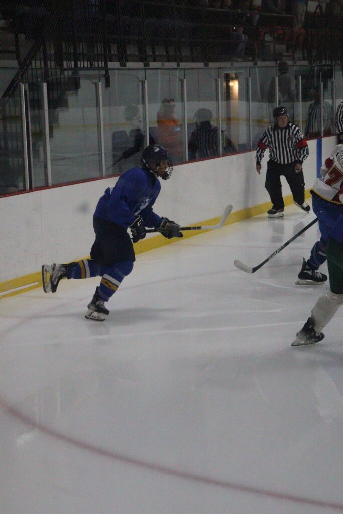 Les Panthères d’Embrun finissent la pré-saison avec une victoire et trois pertes. Le début de la saison 2024-25 commencera le jeudi, 19 septembre, au centre communautaire de Smiths Falls contre les Ours de Smiths Falls.