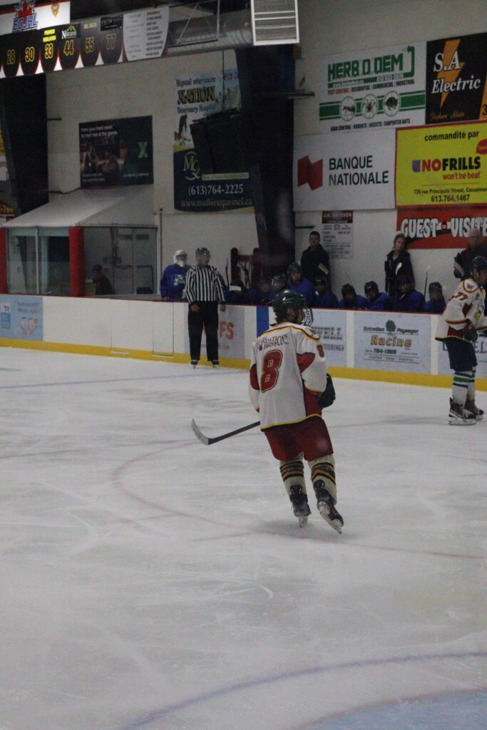Les Vikings de Casselman ont gagné les trois premières joutes de la présaison, puis les Panthères d’Embrun en ont gagné une et perdu deux.