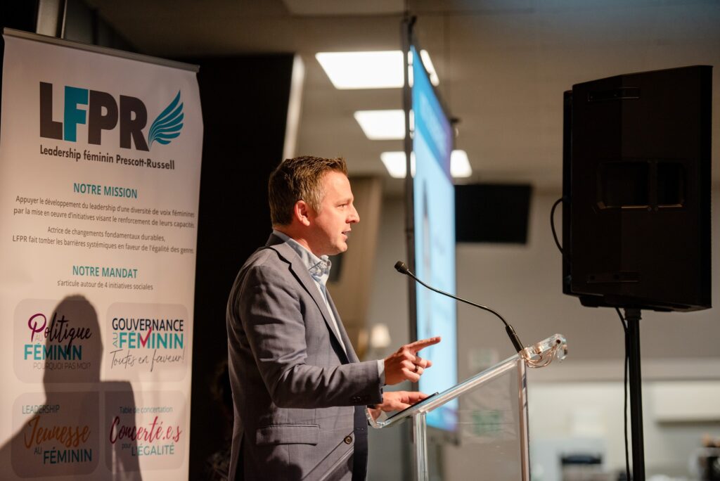 Le député de Glengarry-Prescott-Russell, Francis Drouin, a annoncé l’attribution des fonds lors du symposium annuel du LFPR le 28 novembre.