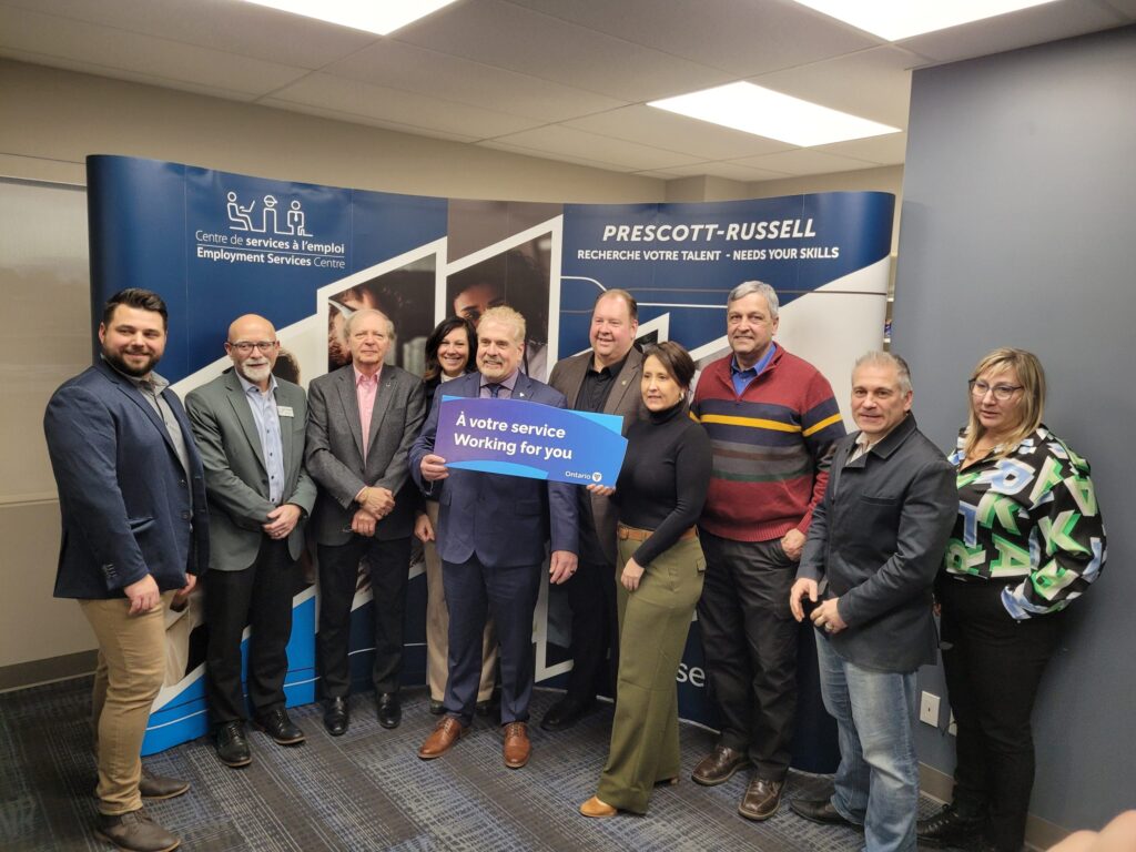 From left to right: Mr. Carl Portelance, President of the CSEPR Board of Directors, Mr. Éric Larocque, Director on the CSEPR Board, Mr. Robert Lefebvre, Mayor of Hawkesbury, Mrs. Caroline Arcand, Executive Director CSEPR, Mr. Steve Pinsonneault, Parliamentary Assistant to the Minister of Rural Affairs of Ontario, Mr. Stéphane Sarrazin, Glengarry-Prescott-Russell MP, Mrs. Mélanie Desjardins, Director Contak, Staffing solutions, Mr. Normand Riopel, Mayor of Champlain, Mr. Antonio Tsourounakis, owner of the DéJà Vu Restaurant, Mrs. Édith Léveillée, Director on the CSEPR Board.