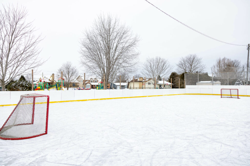 The Russell Township and the municipality of Casselman have opened four outdoor rinks for the season.