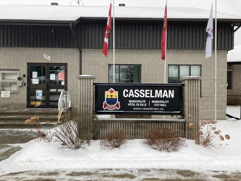 Le budget 2025 de Casselman vise à donner la priorité à l'amélioration des infrastructures, au bien-être de la communauté et à la durabilité environnementale. Les principaux investissements comprennent 6,52 millions de dollars pour des projets d'investissement et un financement accru de la sécurité publique, soutenu par une augmentation de 6,7% du taux d'imposition.