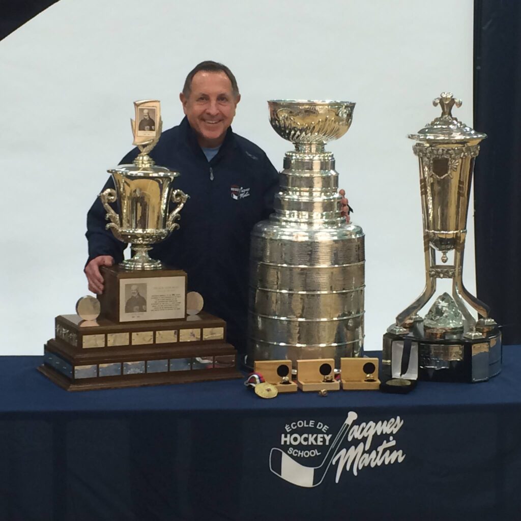 Jacques Martin, double vainqueur de la Coupe Stanley et ancien entraîneur des Sénateurs d'Ottawa, qui est né et a grandi à St-Pascal-Baylon, fait partie de la classe 2025 du Temple de la renommée des sports d'Ottawa.