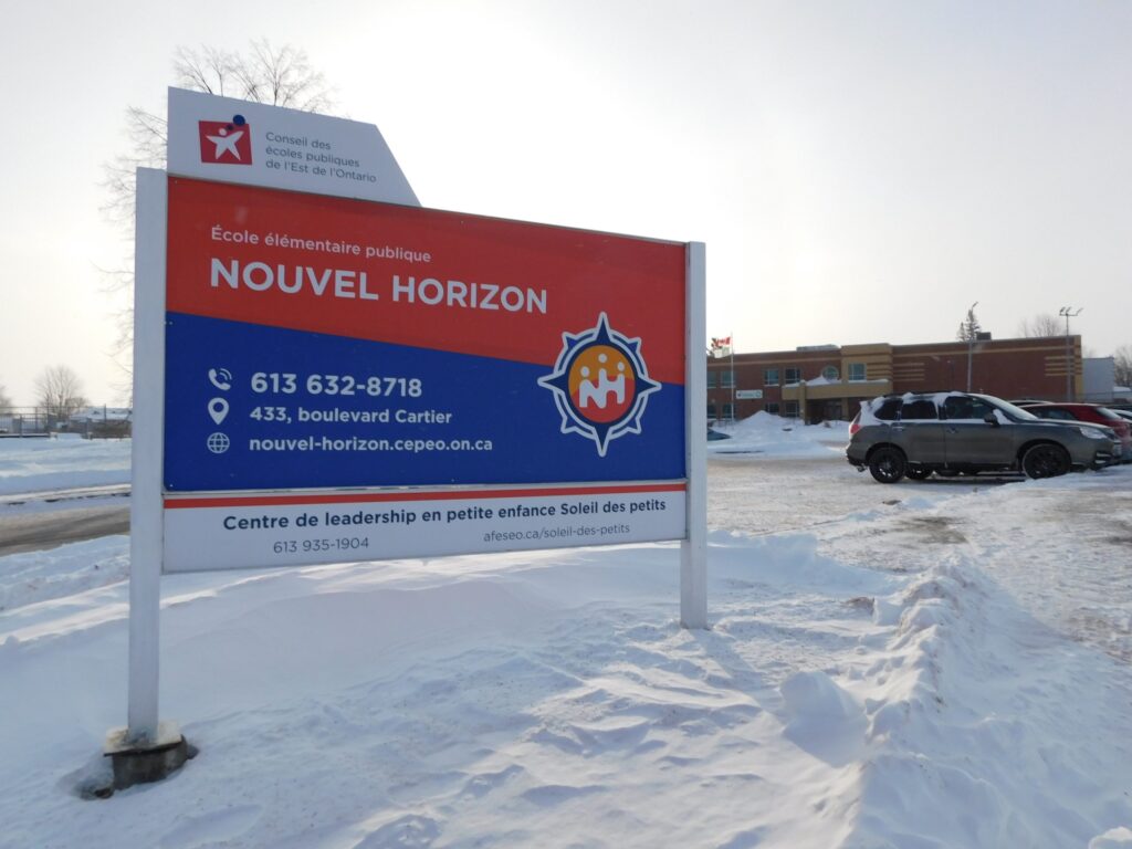Il y aura une nouvelle entrée et sortie pour l’école Nouvel Horizon. Hawkesbury et le Conseil des écoles publiques de l’Est de l’Ontario ont convenu d’un échange de terrains au profit de la sécurité routière des élèves de l’école.