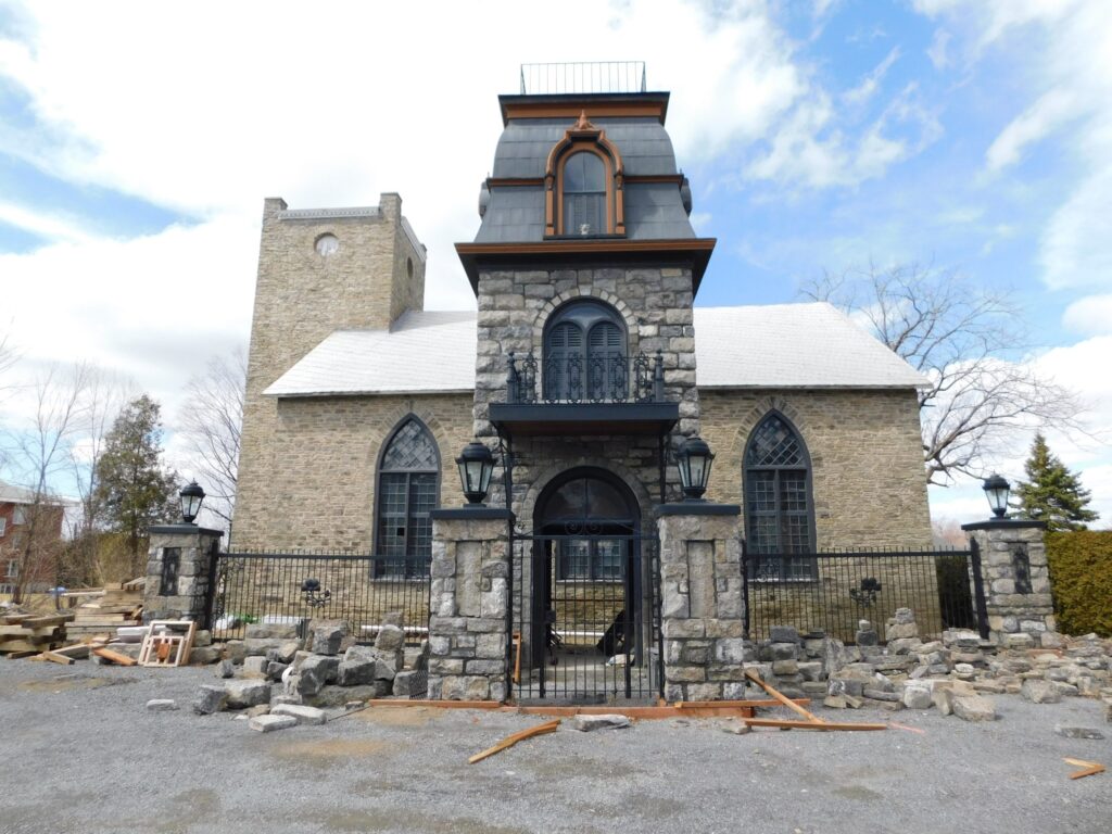 L’ancien bâtiment de l’église presbytérienne St. Andrews à L’Orignal fait l’objet d’une nouvelle rénovation dans le cadre d’un projet de restauration et de rénovation du patrimoine local.