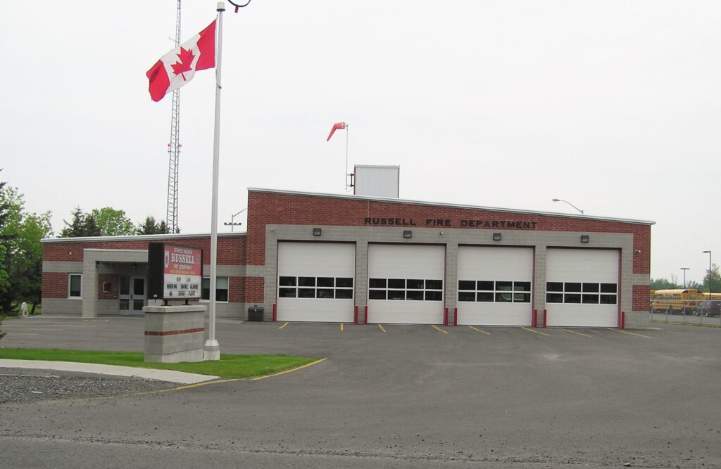 Russell Township approves $925K fire truck for Station 12, replacing two aging vehicles and fast-tracking delivery to avoid tariffs and ensure emergency readiness.