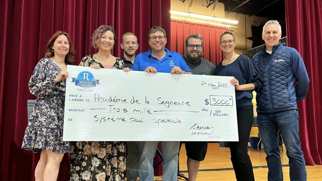 Le souper aux homards du Club Richelieu Casselman a rassemblé 501 convives à l’Académie de la Seigneurie, générant 3 000 $ pour l’équipement technique scolaire.