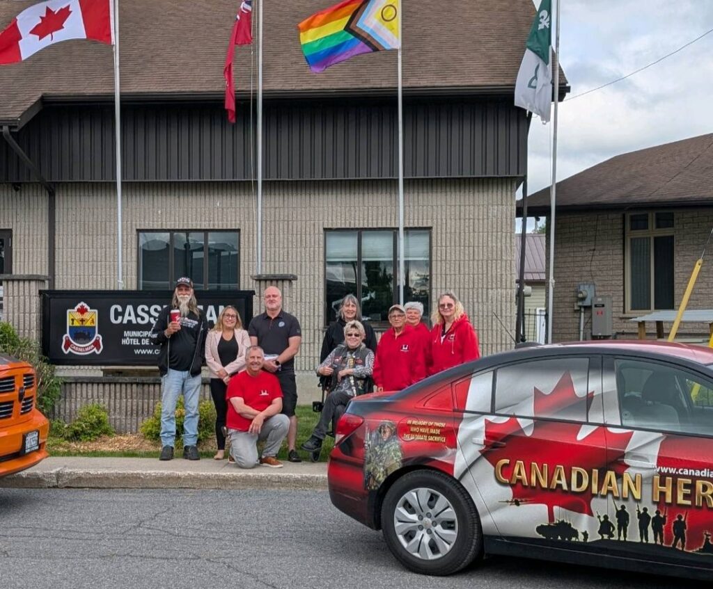 Des membres de la communauté se sont rassemblés au Complexe J.R. Brisson à Casselman le 29 juin pour la collecte de fonds Homes for Heroes, qui a permis d'amasser près de 4 000 $ pour soutenir les anciens combattants canadiens qui sortent de l'itinérance.