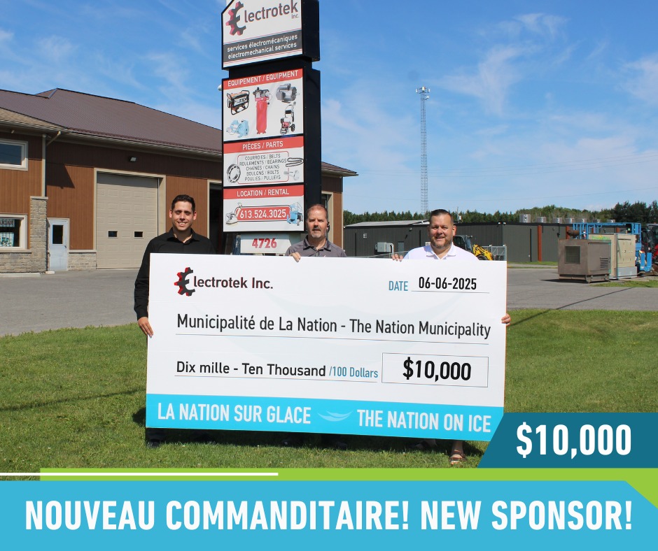 Electrotek Inc. remet 10 000 $ à la campagne La Nation sur glace pour appuyer la rénovation de l’aréna de St-Isidore.