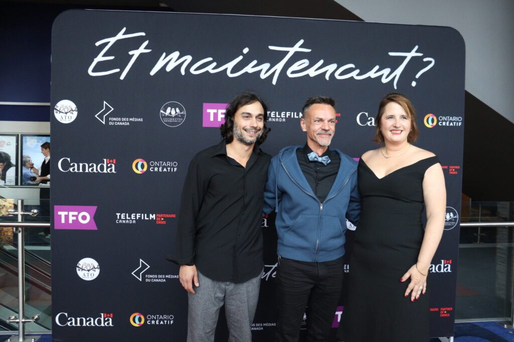 Le comédien Pierre-Paul Alain (gauche), le réalisateur Jocelyn Forgues (milieu), et la productrice Kristel Viduka (droite) lors de l’avant-première du film « Et maintenant? », présenté le 24 octobre par ATO Média et TFO.