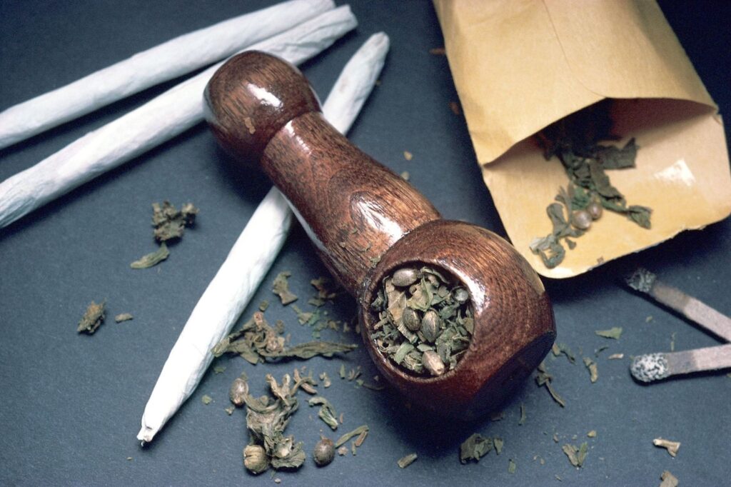 La municipalité de Casselman étudie une politique complète encadrant l’implantation des magasins de cannabis, incluant des critères locaux pour évaluer les emplacements proposés.