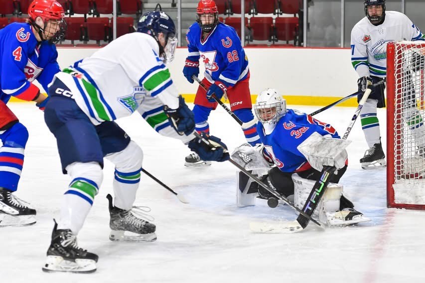The Hawkesbury Hawks and the Cornwall Colts split their home and home series last week.