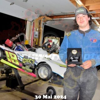 Sylvain Dupuis, 17 ans, d'Embrun, court sur les pistes de vitesse de la province depuis deux ans.