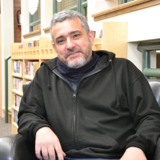 Fernando Real offre des conférences au sujet de l’intelligence artificielle, les cryptomonnaies et la réalité virtuelle à la bibliothèque Champlain.