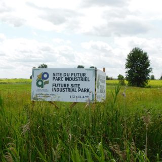 Le parc industriel proposé est situé sur une propriété municipale à l’intersection des chemins de comté 17 et 19. Le canton a engagé un consultant en ingénierie pour traiter les questions de planification dans le cadre du projet. Ces frais sont déjà couverts par le budget municipal actuel.