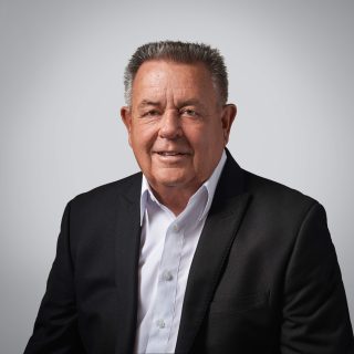 Yves Laviolette sera le nouveau maire du canton d'Alfred-Plantagenet pour les prochaines semaines, jusqu'aux élections municipales d'octobre. Le conseiller a assuré l'intérim pendant que l'ancien maire Stéphane Sarrazin faisait campagne comme candidat progressiste-conservateur aux élections provinciales. La victoire de M. Sarrazin a laissé le siège de maire du canton vacant jusqu'à ce que M. Laviolette soit confirmé dans ses fonctions lors de l’assemblée du conseil du 21 juin.