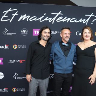 Le comédien Pierre-Paul Alain (gauche), le réalisateur Jocelyn Forgues (milieu), et la productrice Kristel Viduka (droite) lors de l’avant-première du film « Et maintenant? », présenté le 24 octobre par ATO Média et TFO.