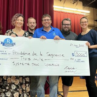 Le souper aux homards du Club Richelieu Casselman a rassemblé 501 convives à l’Académie de la Seigneurie, générant 3 000 $ pour l’équipement technique scolaire.