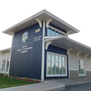 Le canton de Plantagenet doit maintenant acheter des terrains en vue de l'agrandissement du bassin de stabilisation des eaux usées de Plantagenet. Le canton doit détenir le titre de propriété du terrain supplémentaire pour pouvoir bénéficier d'une aide financière provinciale pour le projet d'agrandissement du bassin d'épuration.