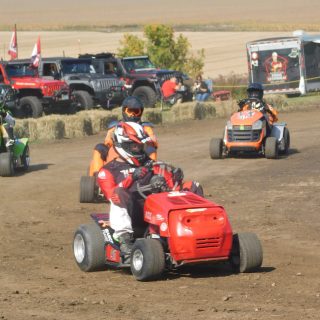 lawn tractor races