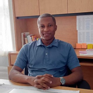 L’Abbé Yvelt Célestin Mondor est le nouvel administrateur pastoral du groupe pastoral Soleil Levant, qui regroupe six paroisses dans les cantons de Champlain et d’East Hawkesbury.