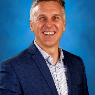 Avec plus de 20 ans d’expérience dans le système scolaire canadien et ontarien, M. Camirand a débuté sa carrière comme intervenant en toxicomanie et santé mentale pour les adolescents, puis à poursuis le même sujet comme enseignement dans les Territoires du Nord-Ouest et ensuite en Ontario.