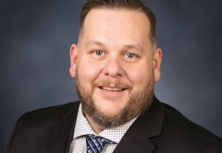 Le maire de La Nation, Francis Brière, a confirmé qu’il briguera un deuxième mandat lors des élections municipales prévues en octobre, affirmant vouloir mener à terme plusieurs projets amorcés durant son premier mandat.