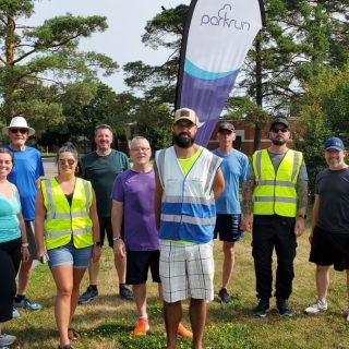 Le rassemblement en fin d’épreuve pour la course des Parkrunners. —photo Kalonji Mukendi