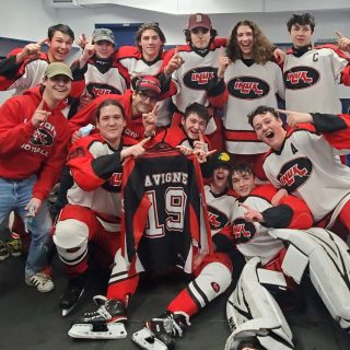 SPO-MD-champions hockey Inuk)