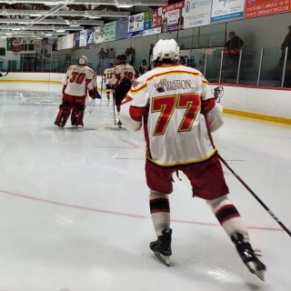Les Vikings se sont rendus au Complexe sportif Brisson de Casselman pour affronter les Canadiens juniors d'Ottawa, le 2 novembre. Les Vikings ont remporté une victoire de 6 à 2.