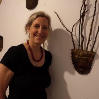 La céramiste Sylvie Pronovost décode le visage humain par son art - photo Frédéric Hountondji