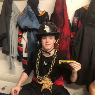 Même avec leurs deux victoires, les Vikings glissent de la première place à la deuxième dans la Division Martin de la Eastern Ontario Junior Hockey League.