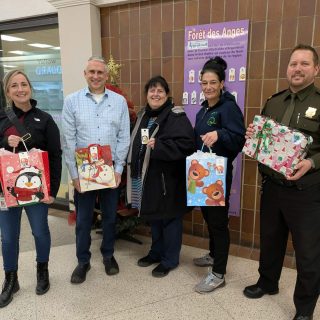 Sept arbres composent encore une fois cette année la Forêt des anges du CEA, grâce à
l’appui de différents partenaires de la communauté. (Photo fournie)