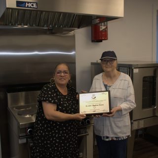 La nouvelle cuisine a été nommée « Cuisine Ghislaine Demers », qui œuvre au sein du Café-partage depuis de nombreuses années. (Photo Francis Legault)