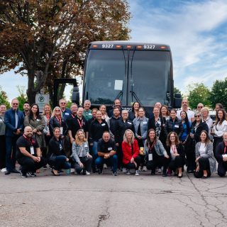 Une soixantaine de personnes ont pris part à une tournée de trois organismes soutenus par Centraide Laurentides dans le cadre du
lancement de la campagne de financement 2024 de l’organisme. (Photo gracieuseté Centraide Laurentides)