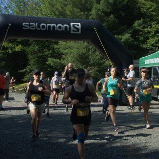 Plus de 180 coureurs ont pris part au 15e Défi Coureur des bois qui se déroulait pour la
troisième fois au Parc nature du lac Beattie. (Francis Legault, EAP)
