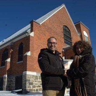 Le maire de Lachute, Bernard Bigras-Denis, a déclaré que l’aide financière annoncée par la députée d’Argenteuil, Agnès Grondin, a permis de solidifier le financement du projet et que les travaux allaient débuter dès ce printemps. (Francis Legault, EAP)