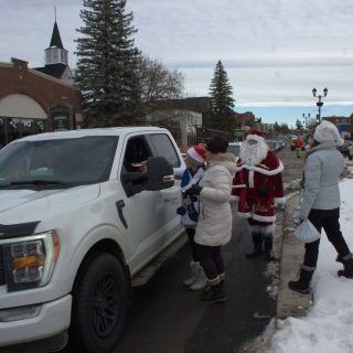 Une armée de bénévoles, estimée à près de 285 personnes, a grandement contribué au
succès de cette Guignolée de Lachute 2025. (Francis Legault, EAP)