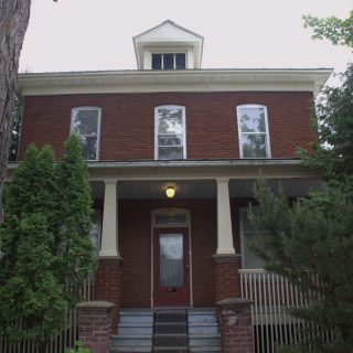La Maison de la famille Au cœur des générations d’Argenteuil emménagera en 2026 dans une résidence située sur la rue Grace. (Photo Francis Legault)
