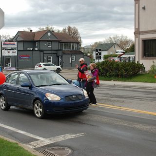 Une quarantaine de bénévoles ont aidé la FHA ors de cette journée. (Photo Francis Legault)
