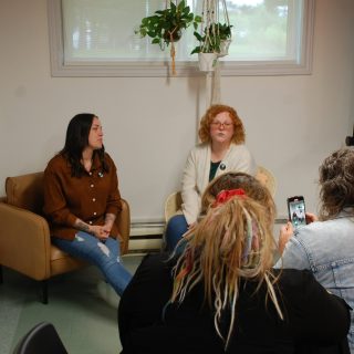 Le Carrefour des femmes du Grand Lachute et La Citad’Elle se sont associés pour enregistrer
une vidéo pour sensibiliser les femmes à la violence conjugale. (Photo Francis Legault, EAP)