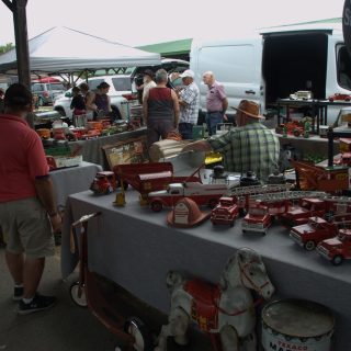 Plus de 180 exposants étaient à Lachute le 6 juillet dernier, confirmant que l’Antique Expo Show est devenu un incontournable sur la scène des antiquaires. (Francis Legault, EAP